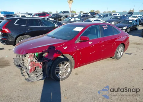 2015 Toyota Camry Se z USA, uszkodzony, nr VIN 4T1BF1FK8FU877449